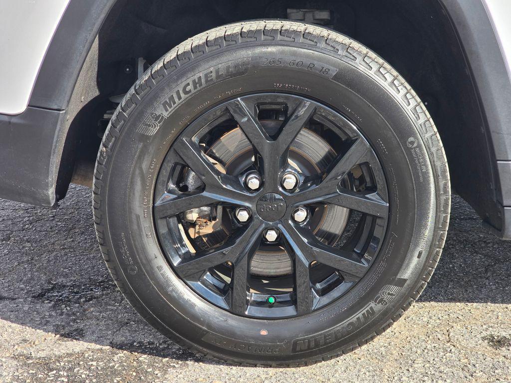 used 2024 Jeep Grand Cherokee L car, priced at $28,977