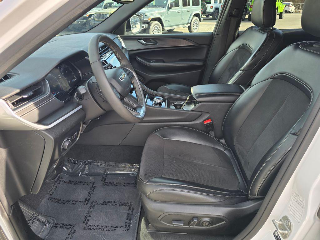 used 2024 Jeep Grand Cherokee L car, priced at $28,977