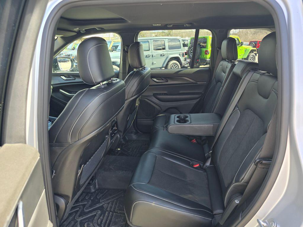 used 2025 Jeep Grand Cherokee car, priced at $33,777