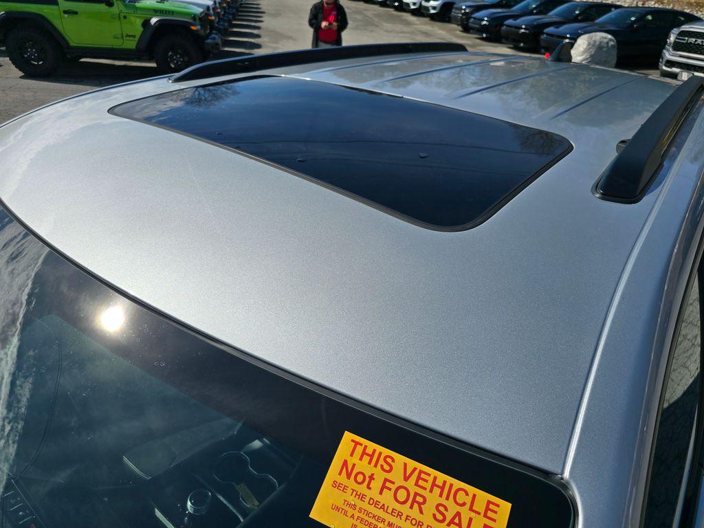 used 2025 Jeep Grand Cherokee car, priced at $33,777