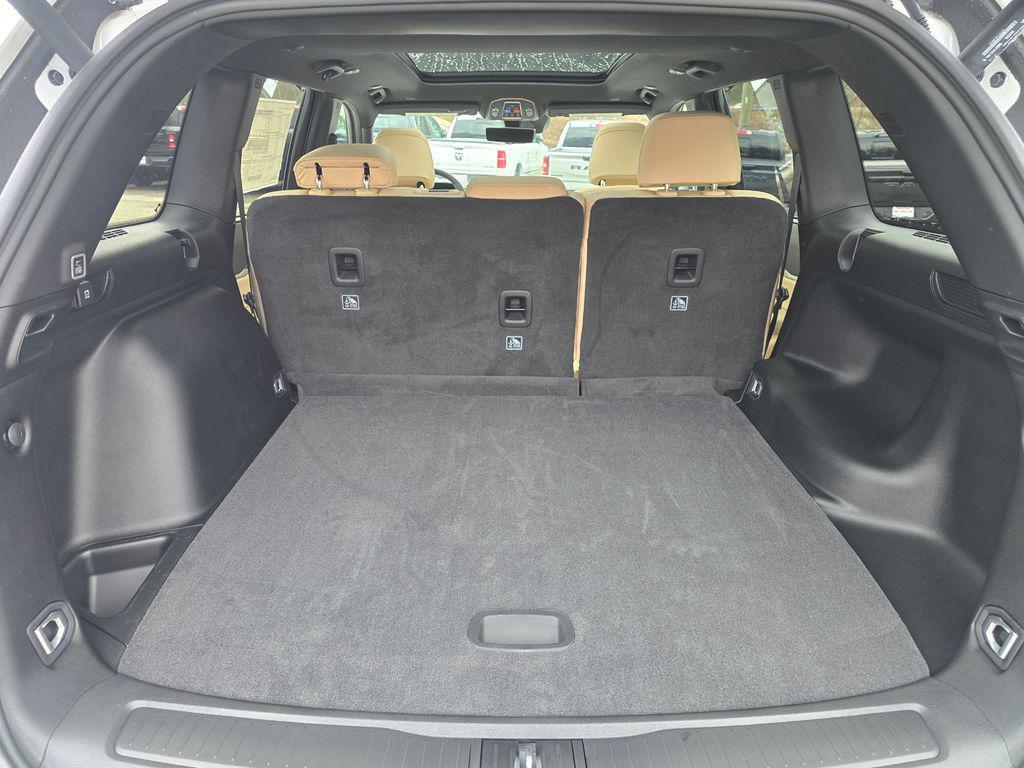 new 2025 Jeep Grand Cherokee car, priced at $45,760