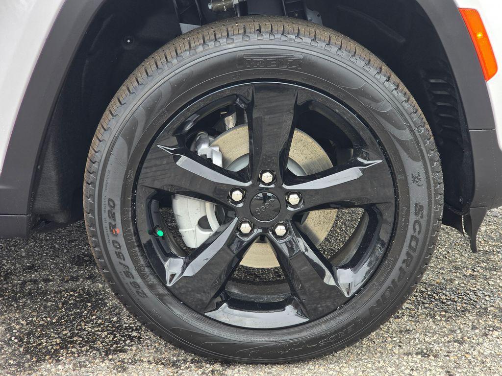 new 2025 Jeep Grand Cherokee car, priced at $45,760