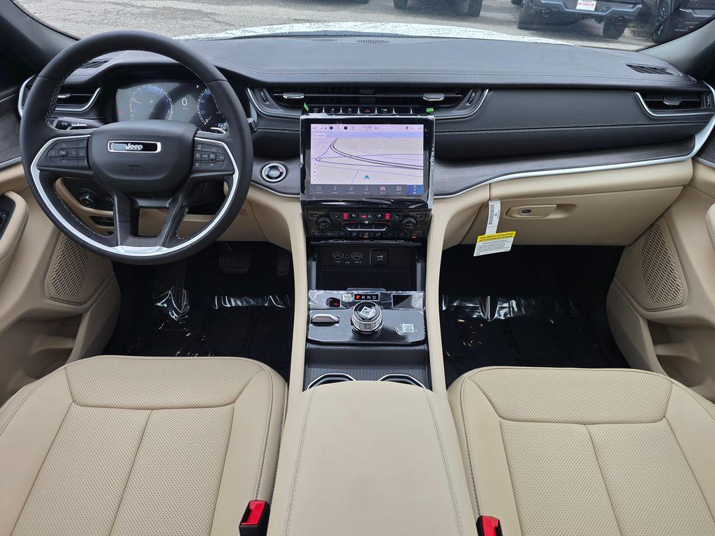 new 2025 Jeep Grand Cherokee car, priced at $45,760