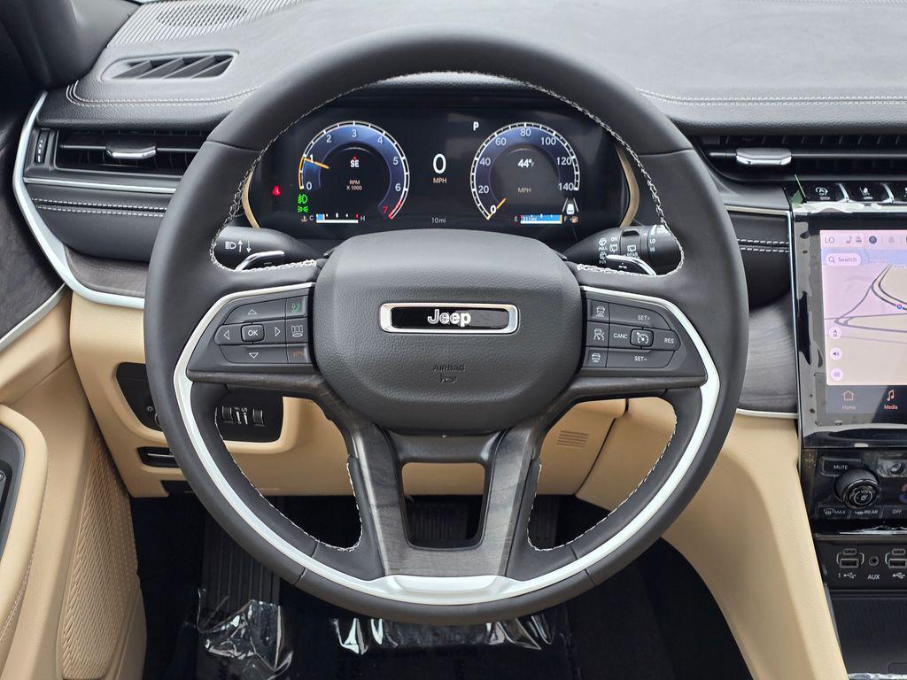 new 2025 Jeep Grand Cherokee car, priced at $45,760
