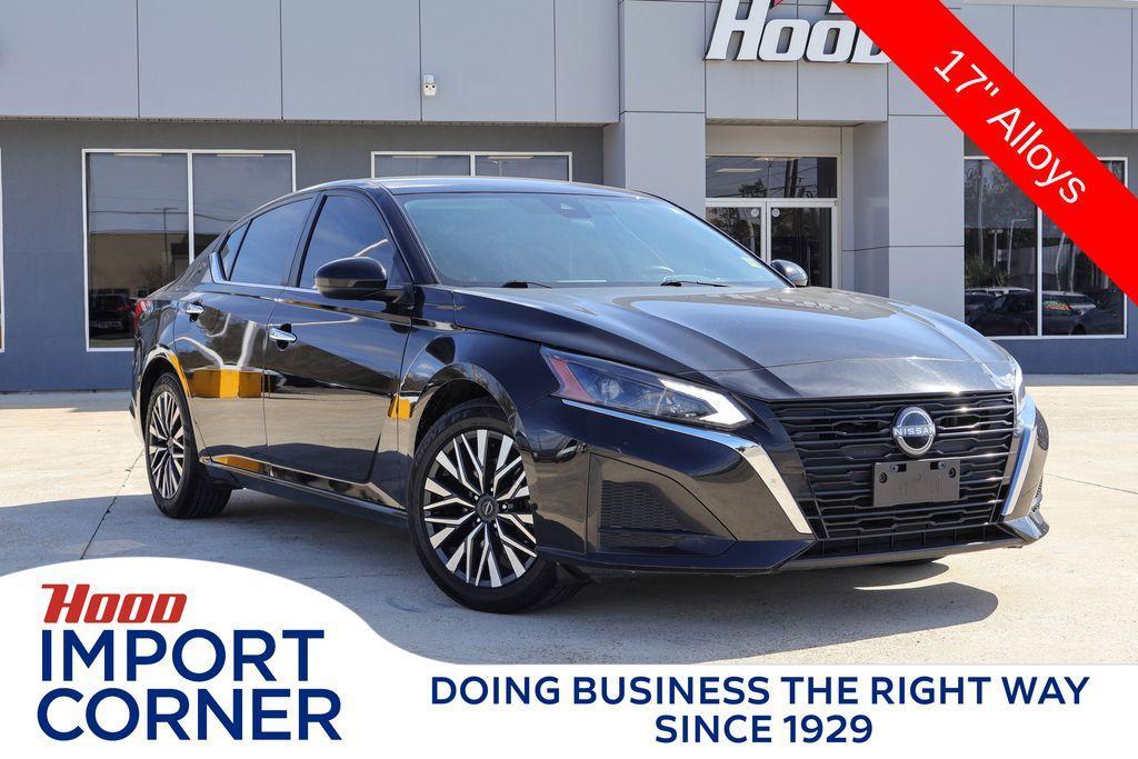 used 2023 Nissan Altima car, priced at $17,919