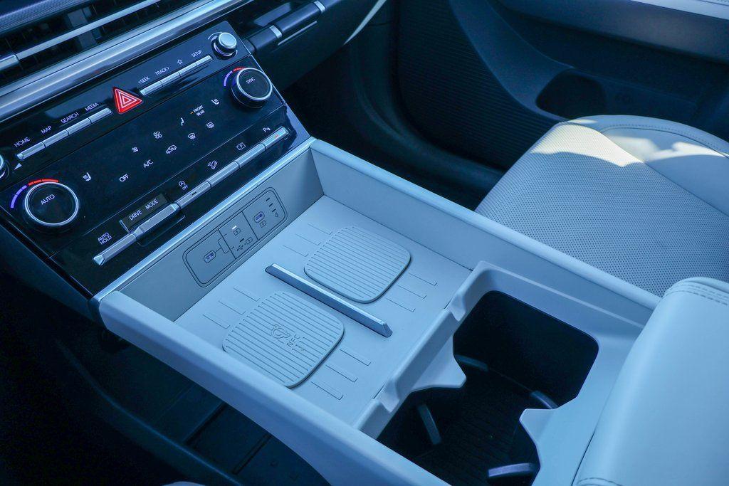 used 2025 Hyundai Santa Fe car, priced at $29,994