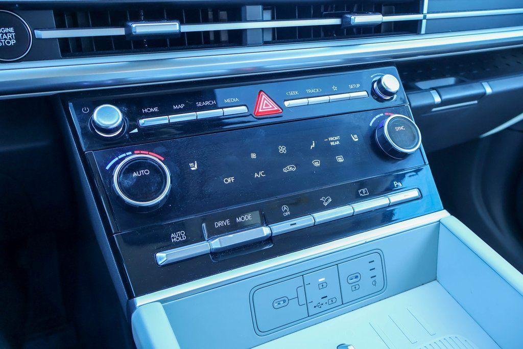 used 2025 Hyundai Santa Fe car, priced at $29,994