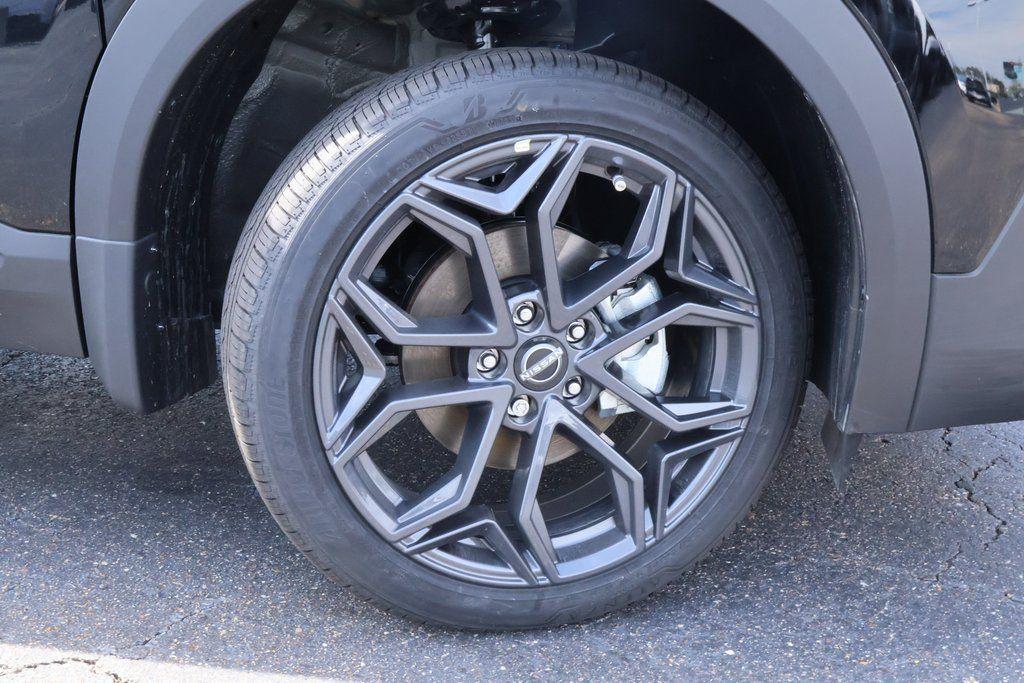 new 2025 Nissan Kicks car, priced at $27,589