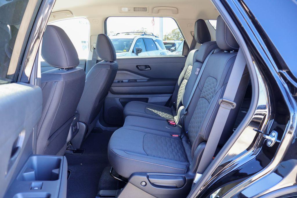 new 2026 Nissan Pathfinder car, priced at $37,763