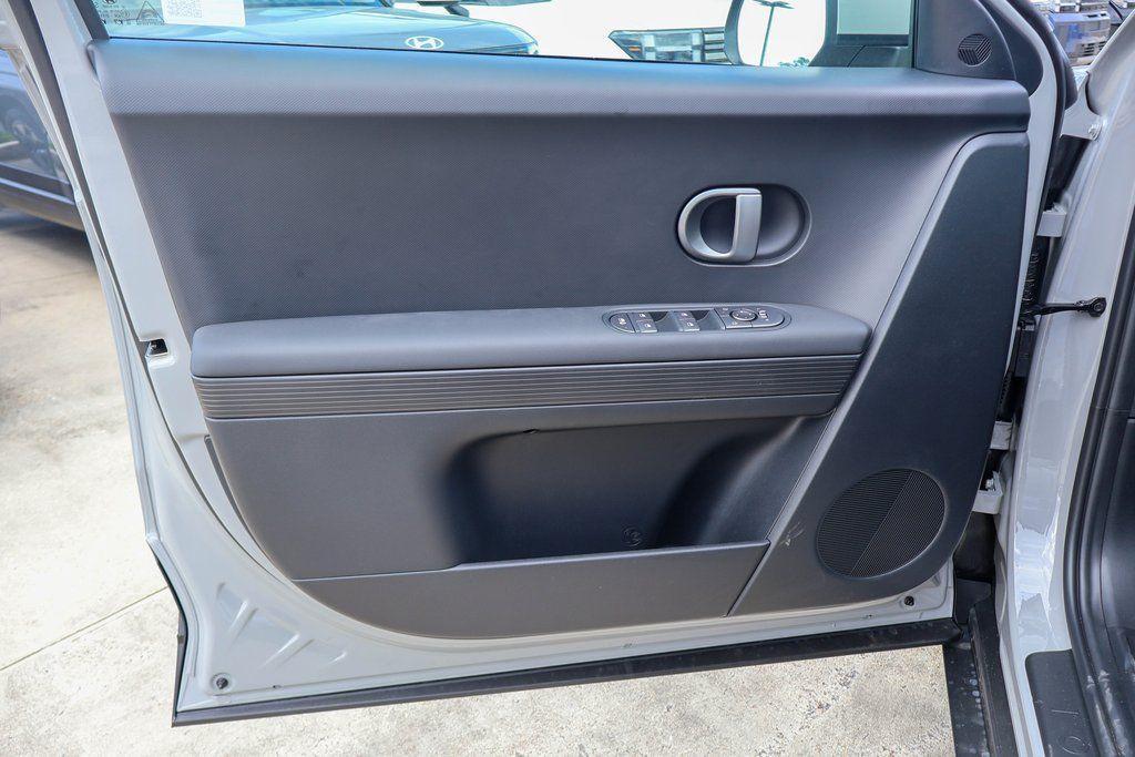 new 2025 Hyundai Venue car, priced at $23,637