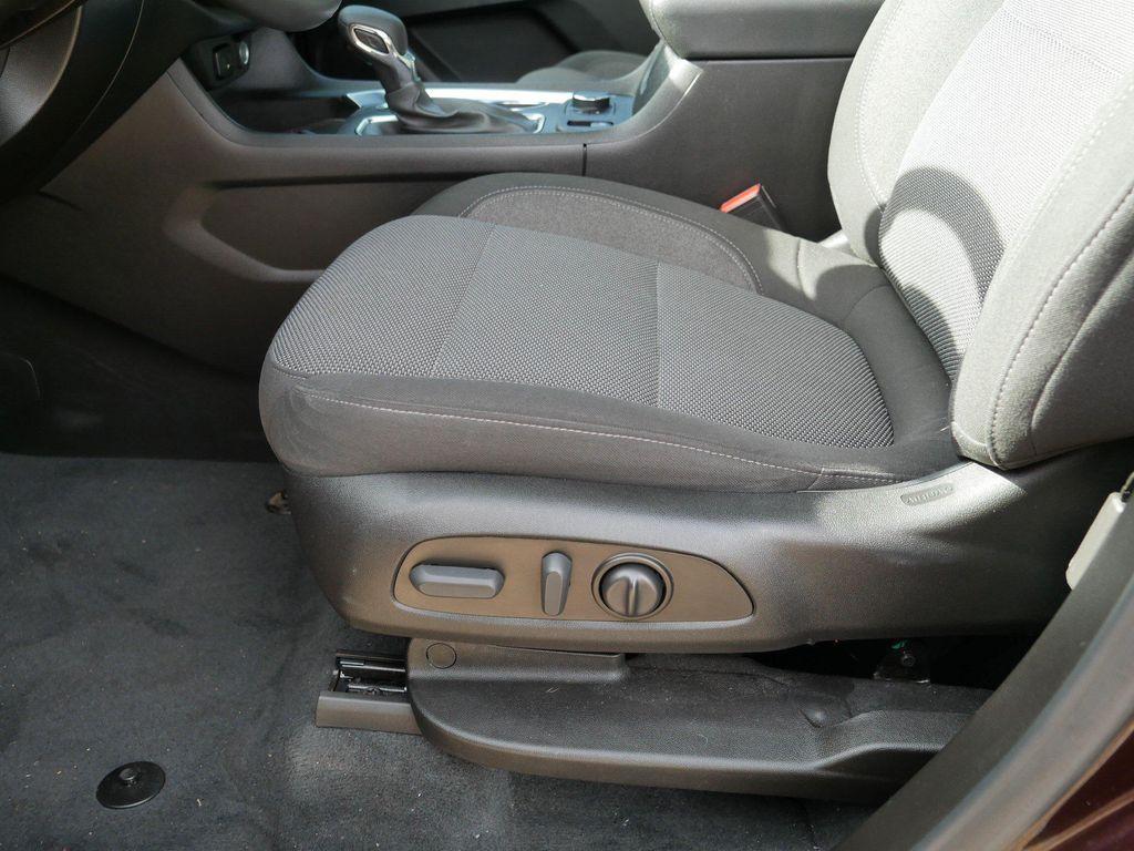 used 2023 Chevrolet Traverse car, priced at $27,698