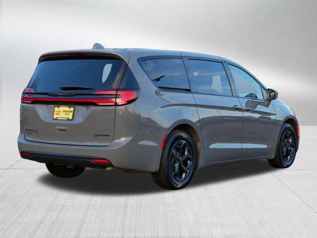used 2022 Chrysler Pacifica Hybrid car, priced at $29,498