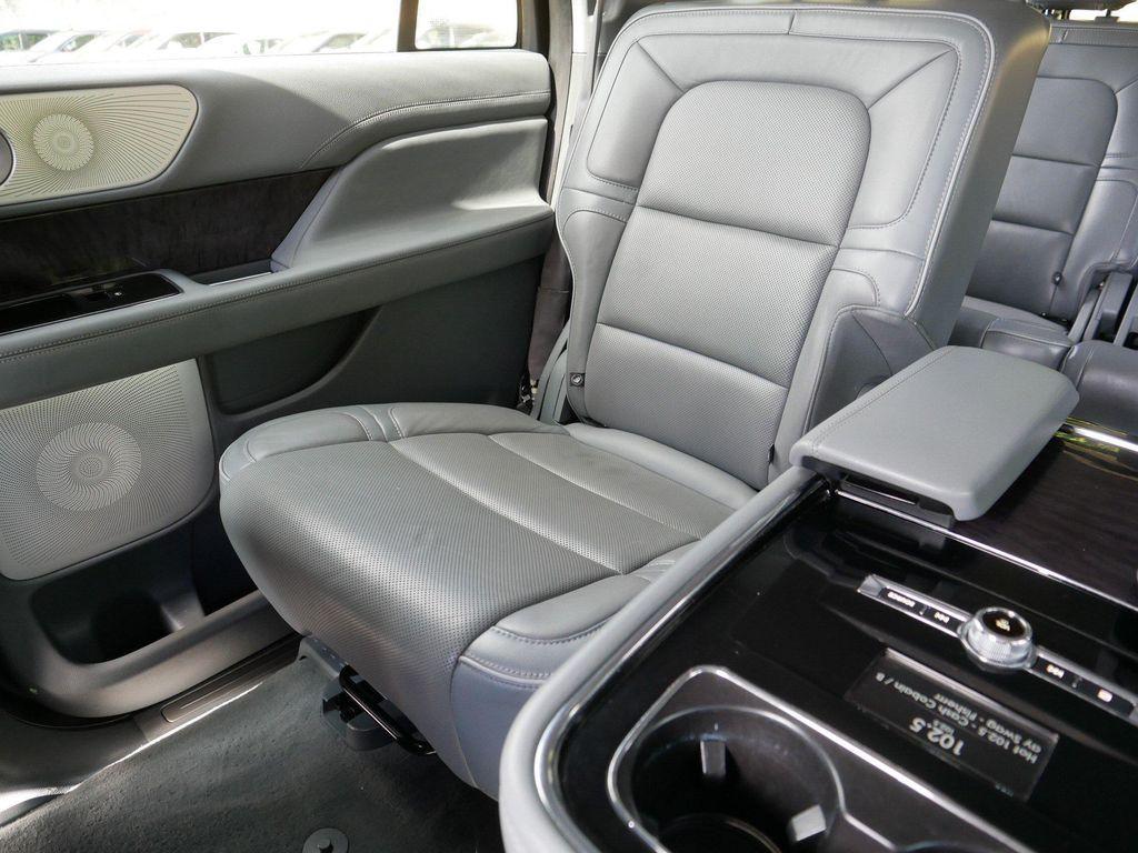 used 2019 Lincoln Navigator L car, priced at $30,348