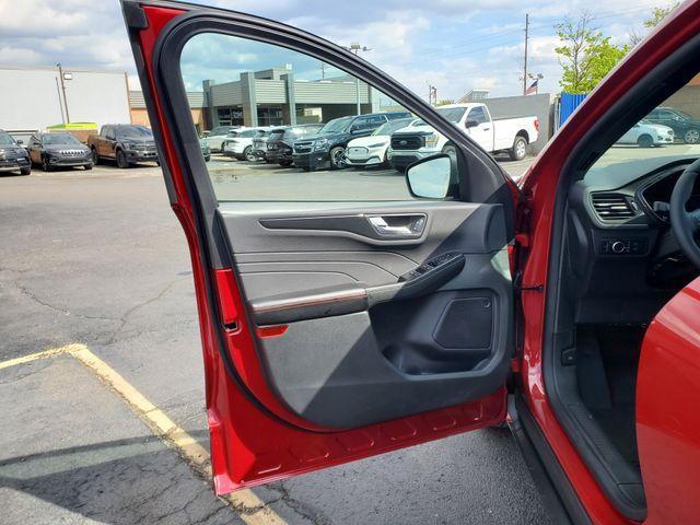 used 2024 Ford Escape car, priced at $25,900