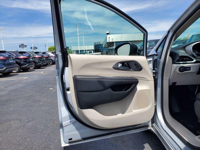 used 2023 Chrysler Pacifica car, priced at $25,900