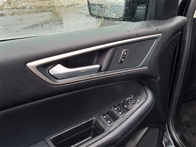 used 2024 Ford Edge car, priced at $22,900