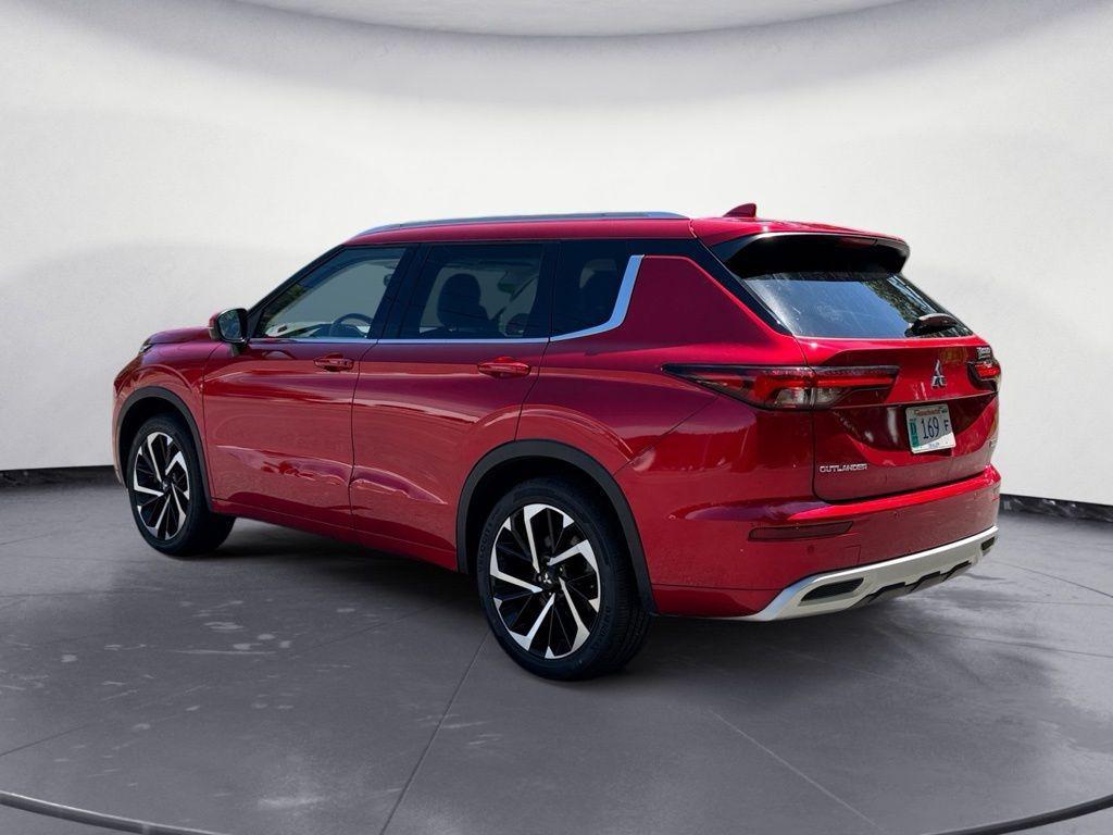 used 2022 Mitsubishi Outlander car, priced at $23,900