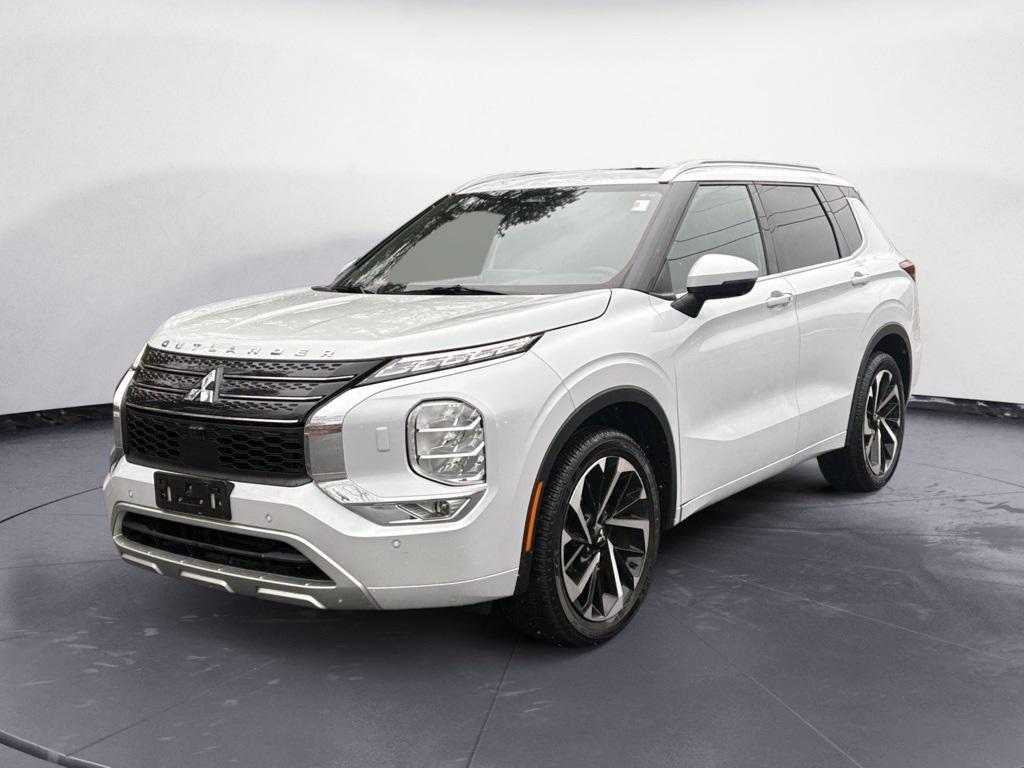 used 2022 Mitsubishi Outlander car, priced at $24,900