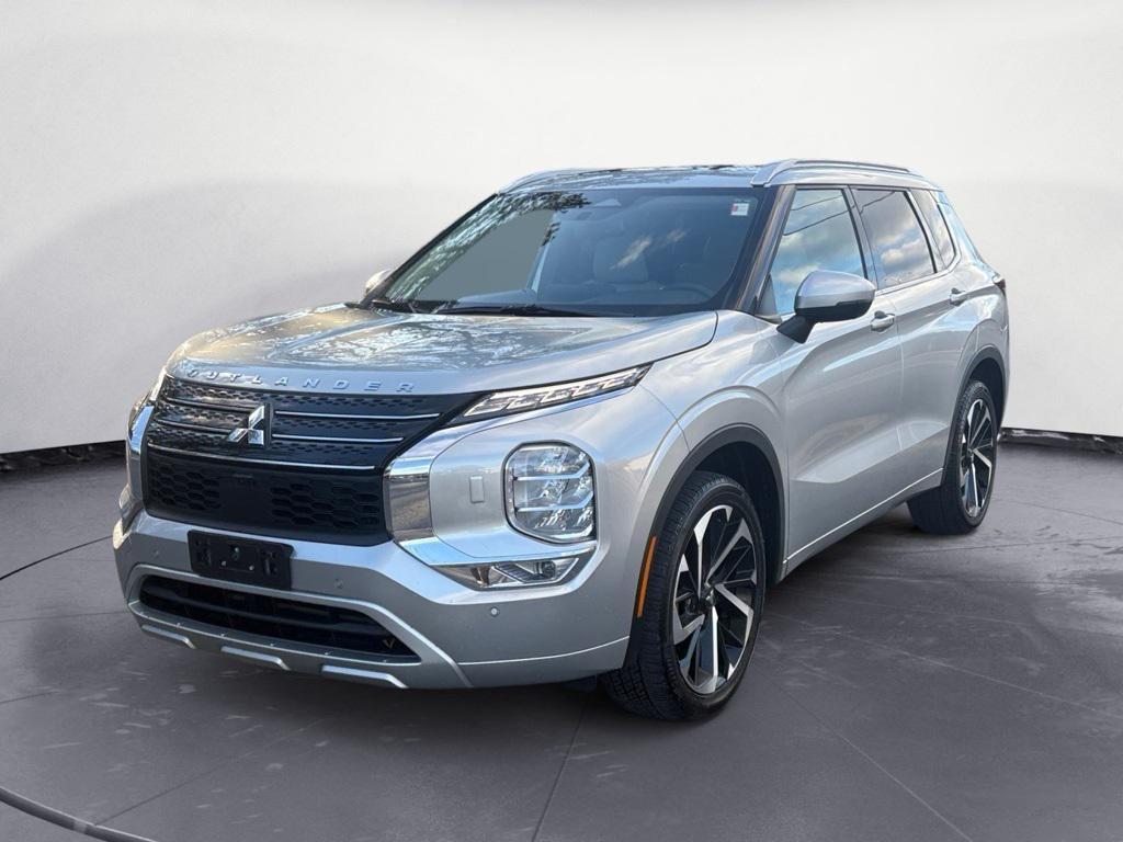 used 2023 Mitsubishi Outlander car, priced at $29,500
