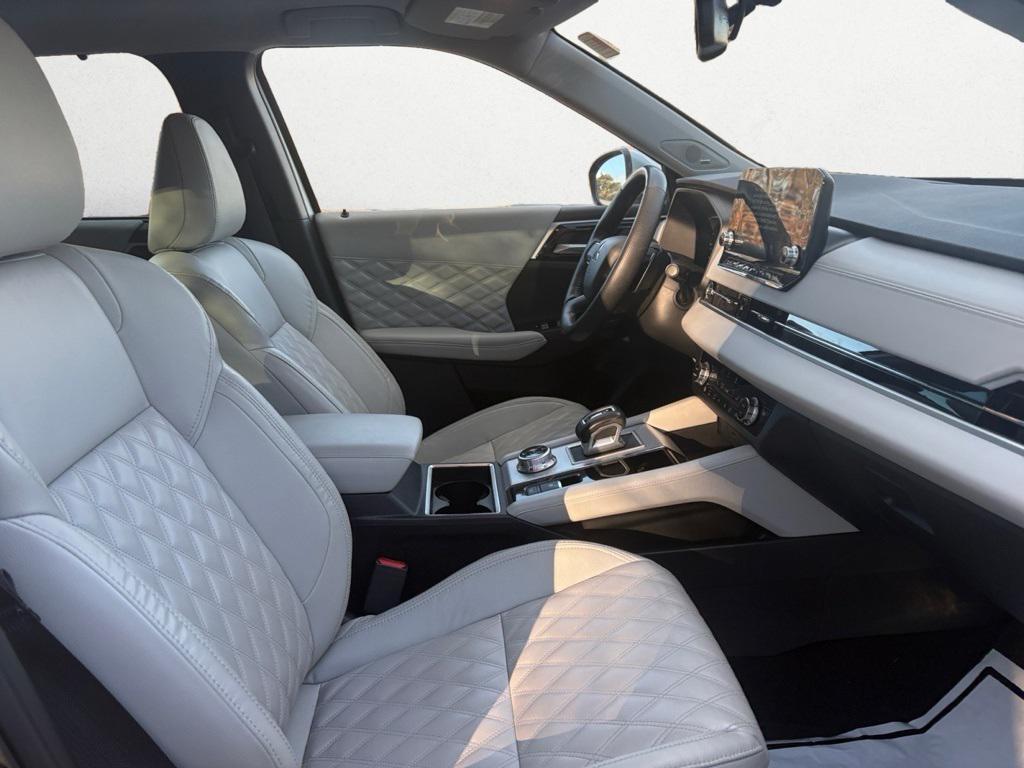 used 2023 Mitsubishi Outlander car, priced at $29,500