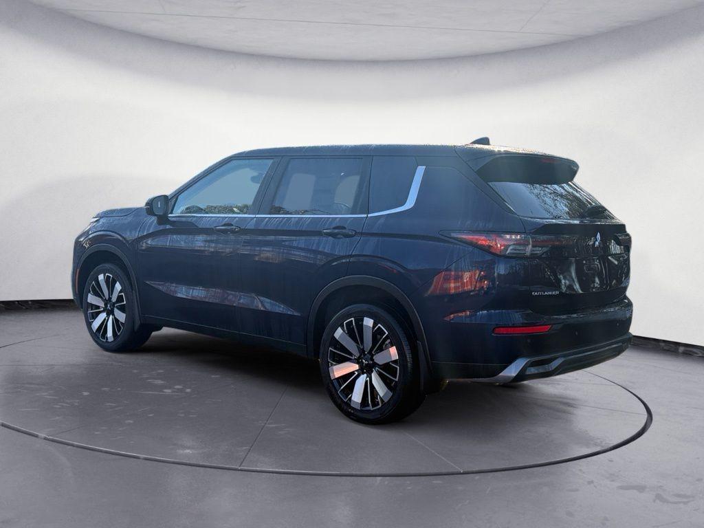 new 2026 Mitsubishi Outlander car, priced at $39,115