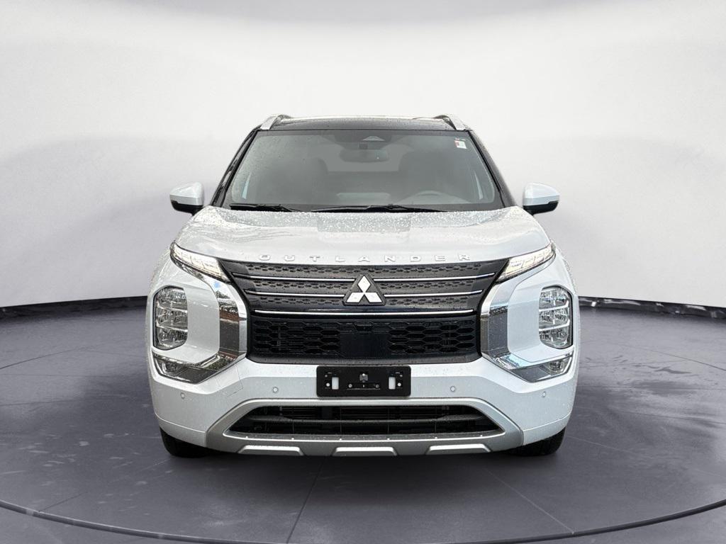 used 2024 Mitsubishi Outlander car, priced at $28,295