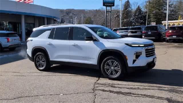 used 2025 Chevrolet Traverse car, priced at $37,837