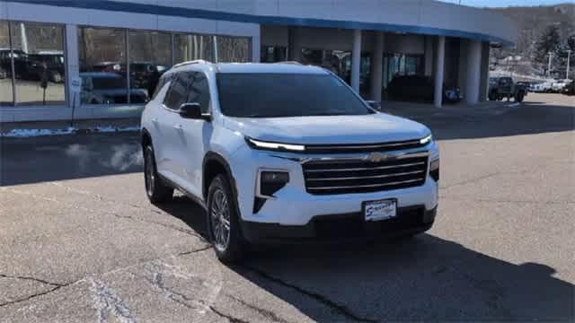 used 2025 Chevrolet Traverse car, priced at $37,837