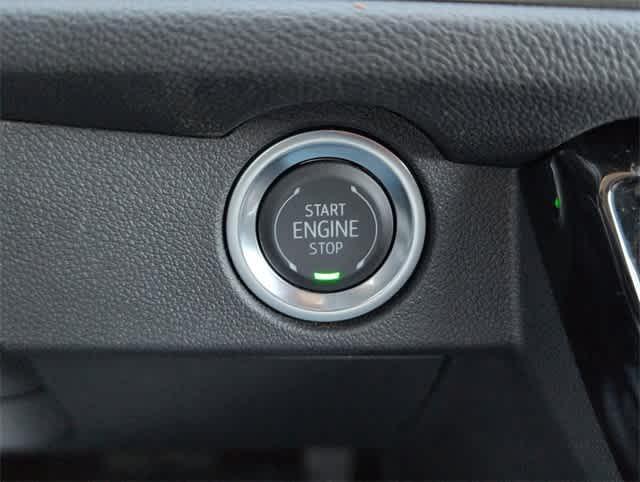 used 2025 Chevrolet Traverse car, priced at $37,837