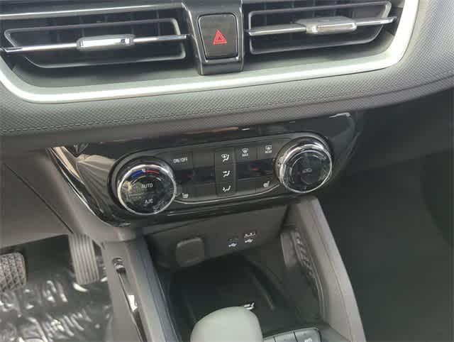 new 2025 Chevrolet TrailBlazer car, priced at $28,325