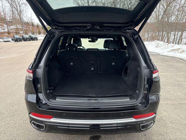 used 2022 Jeep Grand Cherokee car, priced at $38,887