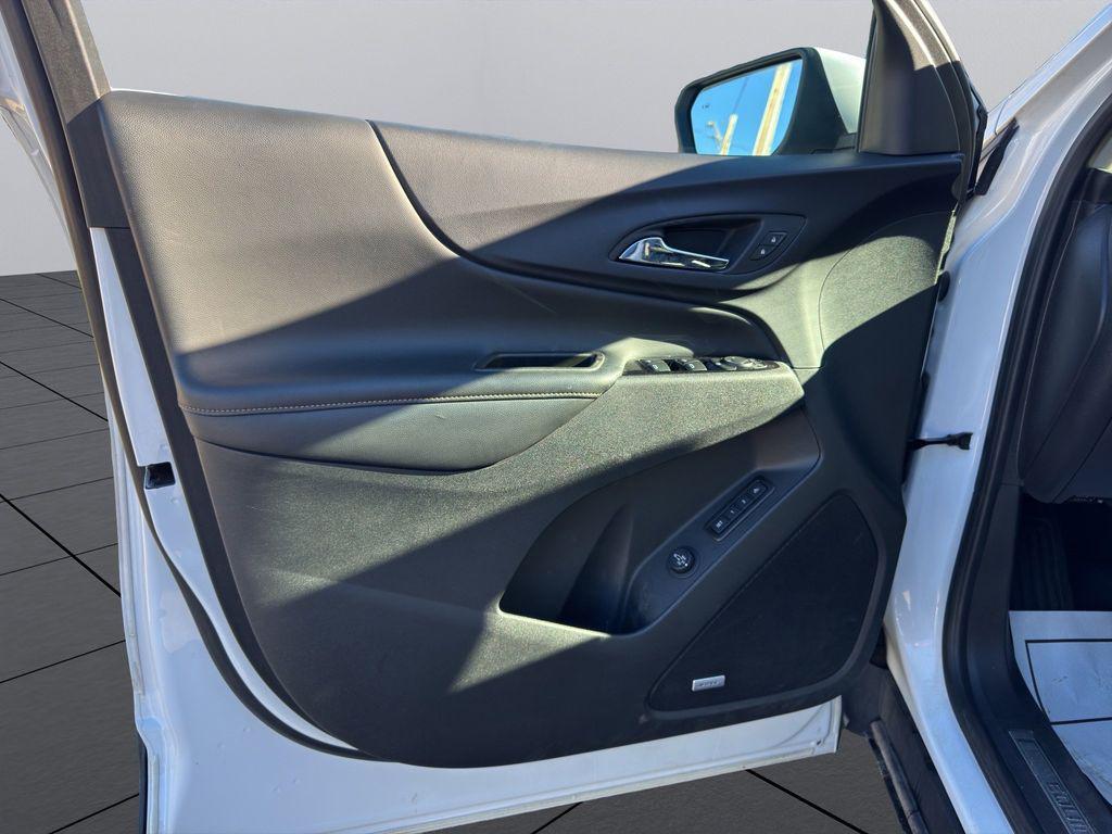 used 2022 Chevrolet Equinox car, priced at $21,995