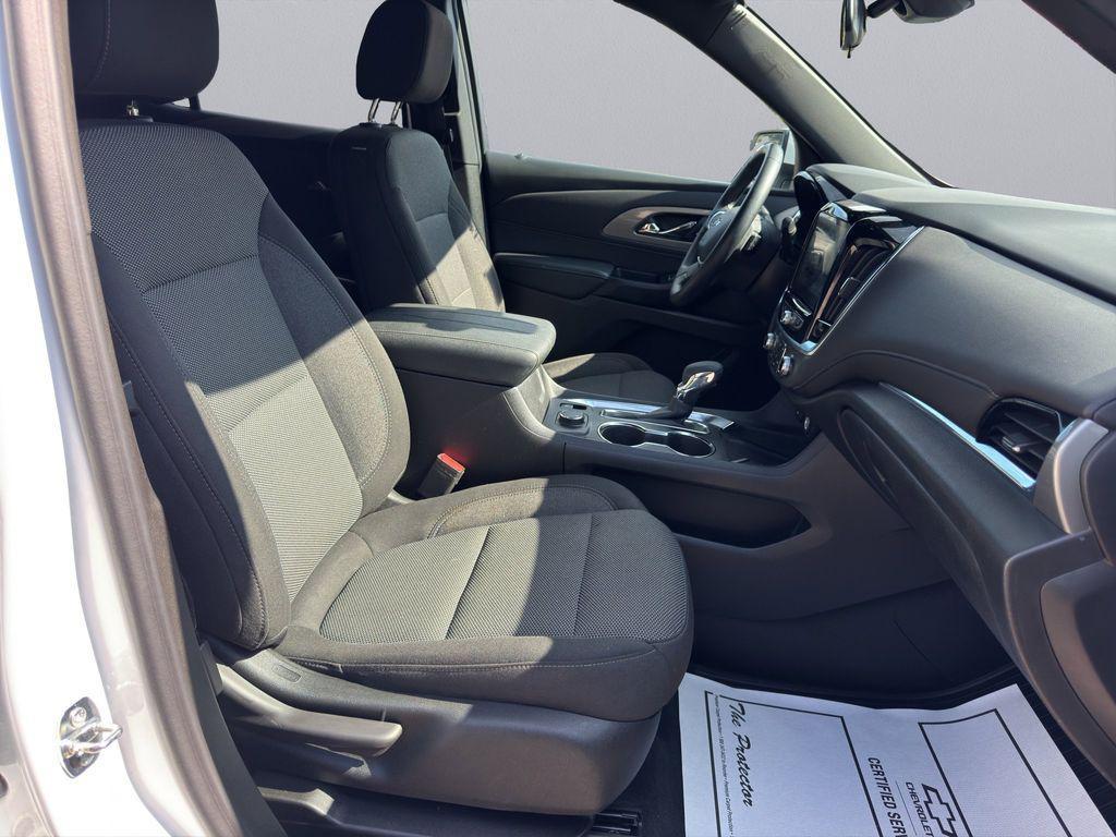 used 2023 Chevrolet Traverse car, priced at $32,995