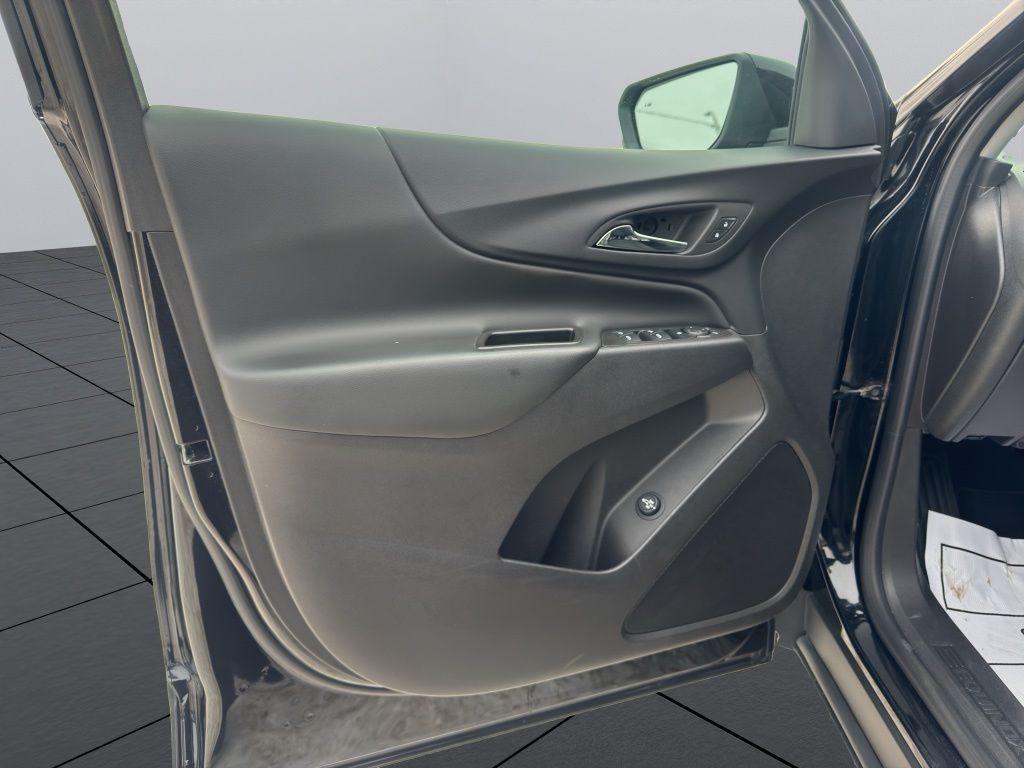 used 2024 Chevrolet Equinox car, priced at $25,995