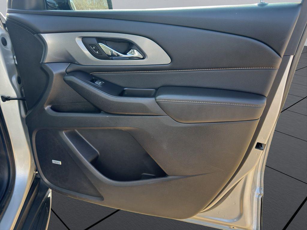 used 2018 Chevrolet Traverse car, priced at $24,995