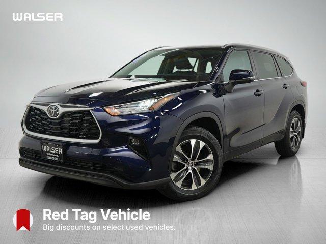 used 2022 Toyota Highlander car, priced at $34,499