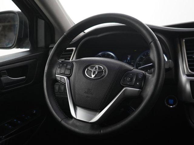 used 2015 Toyota Highlander car, priced at $19,549