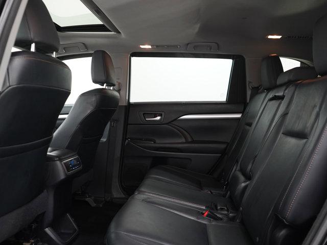 used 2015 Toyota Highlander car, priced at $19,549