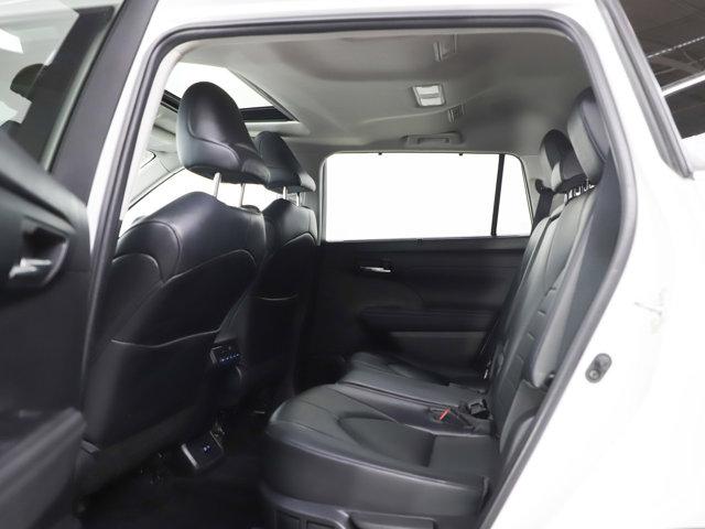 used 2022 Toyota Highlander car, priced at $35,998