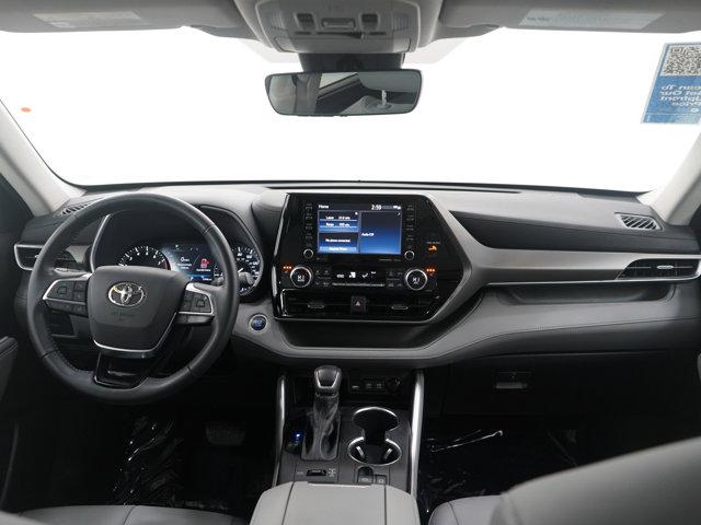 used 2021 Toyota Highlander car, priced at $30,799