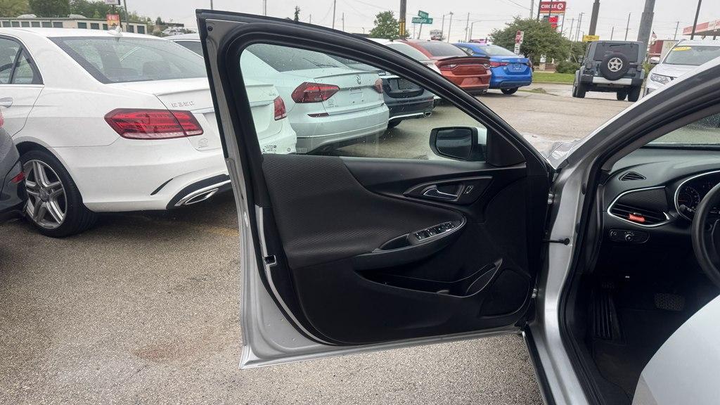 used 2021 Chevrolet Malibu car, priced at $13,995