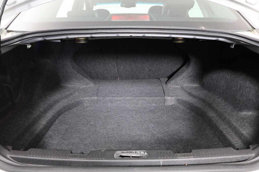 used 2005 Ford Five Hundred car, priced at $6,493