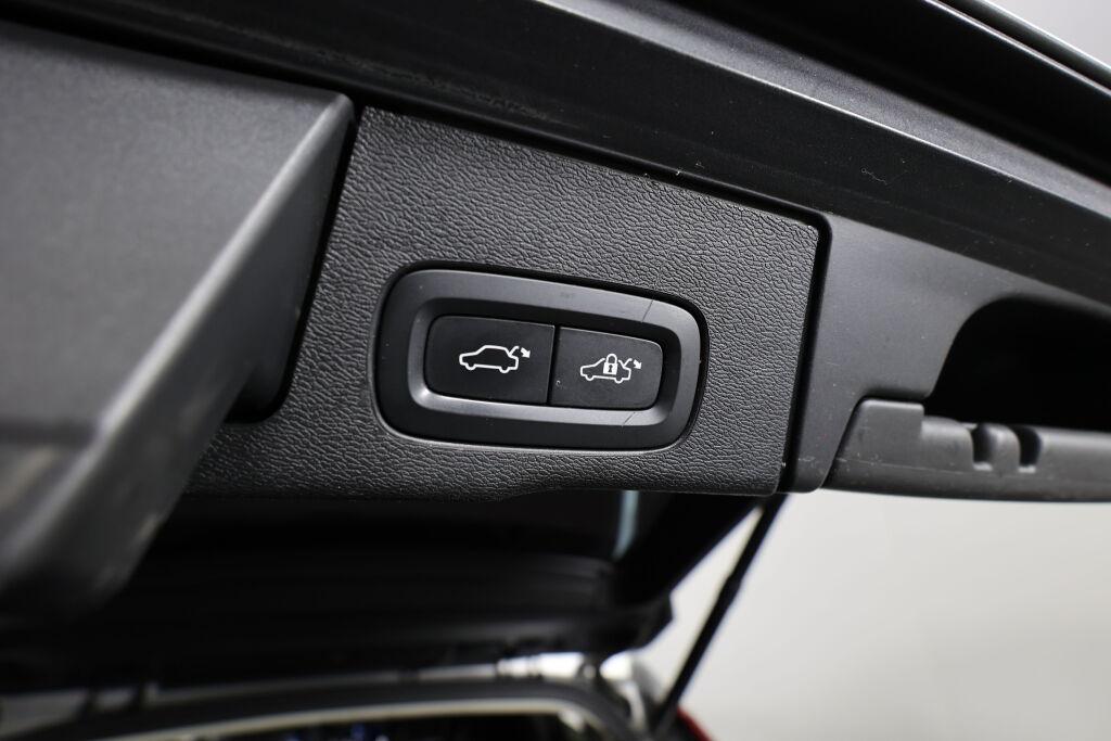 used 2018 Volvo XC60 car, priced at $11,291