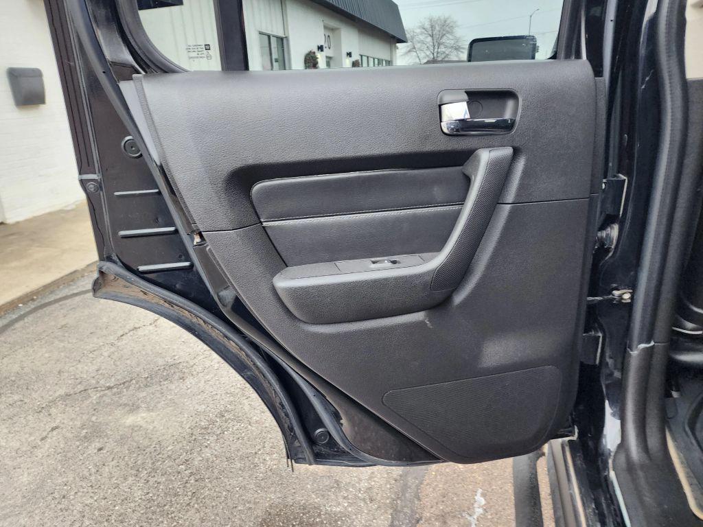 used 2006 Hummer H3 car, priced at $16,900