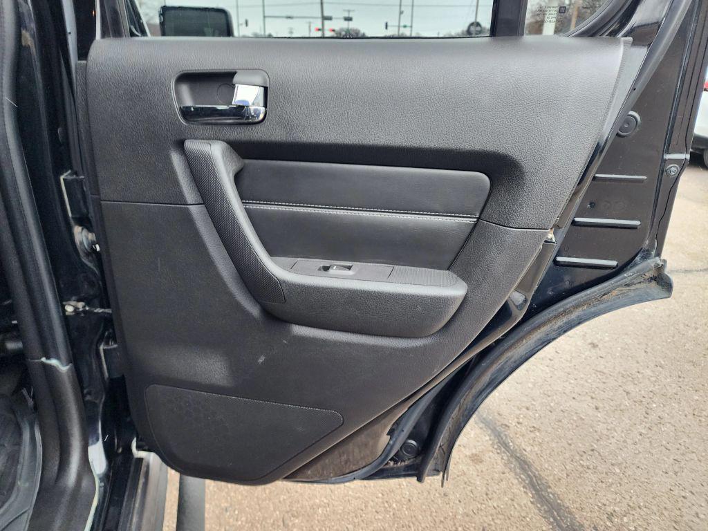 used 2006 Hummer H3 car, priced at $16,900