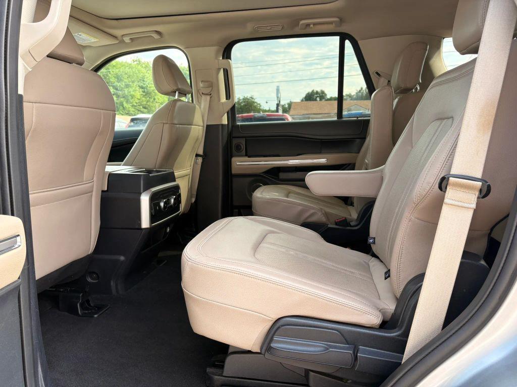 used 2024 Ford Expedition car, priced at $40,991