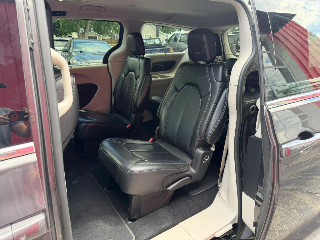 used 2022 Chrysler Pacifica car, priced at $18,998