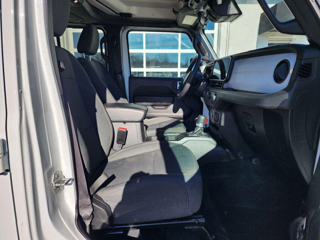 used 2025 Jeep Gladiator car, priced at $32,995