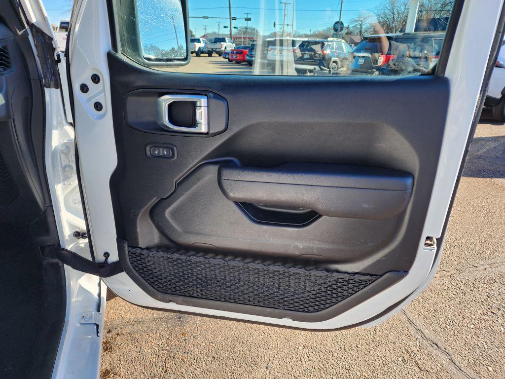 used 2025 Jeep Gladiator car, priced at $32,995