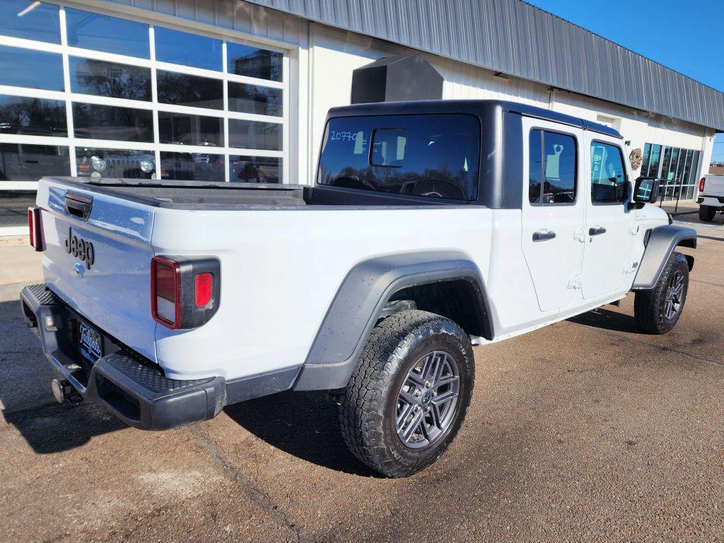 used 2025 Jeep Gladiator car, priced at $32,995